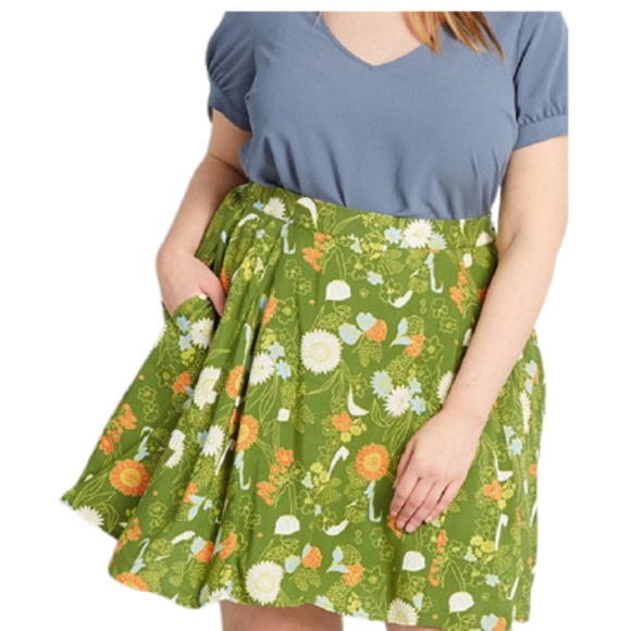 ModCloth Dresses & Skirts - Modcloth Green Floral Circle Skirt Women's Size Large